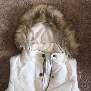 Aeropostale hooded vest
